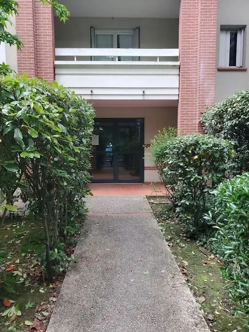 Joli T2 Vue Sur Le Jardin Proche De Toulouse Διαμέρισμα Launaguet